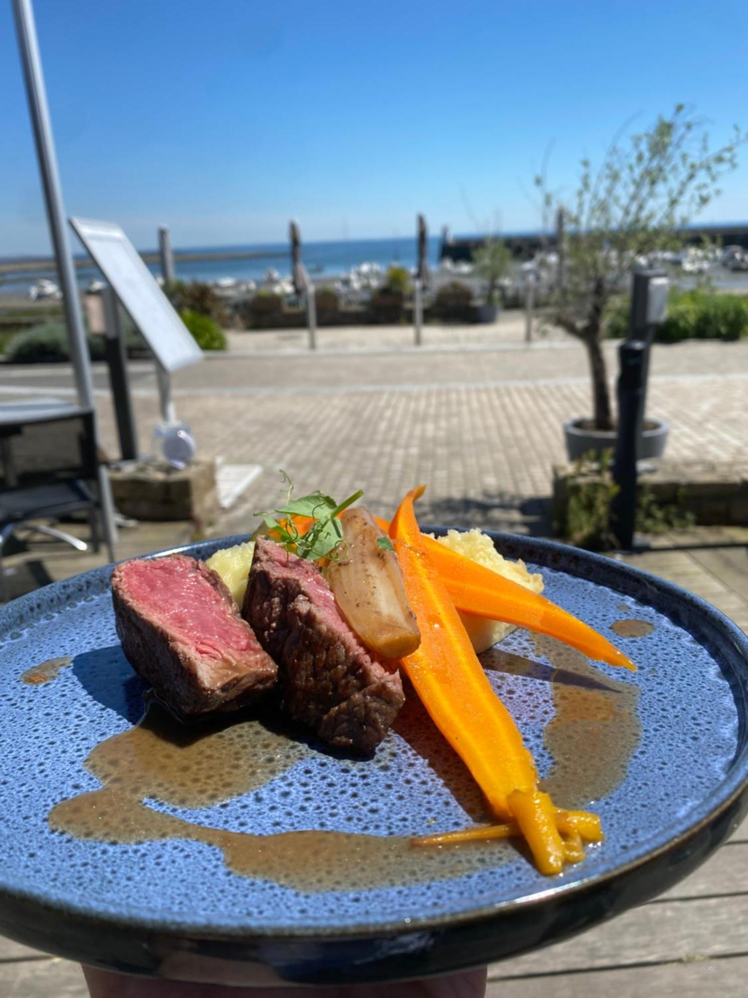 Hotel Du Port Bar Restaurant Sarzeau Bagian luar foto